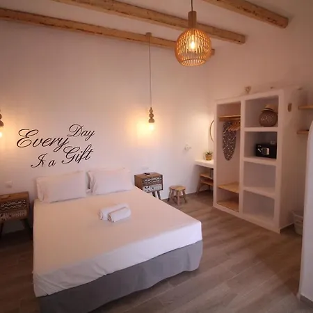 Flisvos Beach Surf House Naxos City